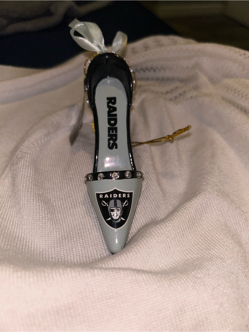 Riders by Lee Raiders Black and Silver Pointed Heel Ornament